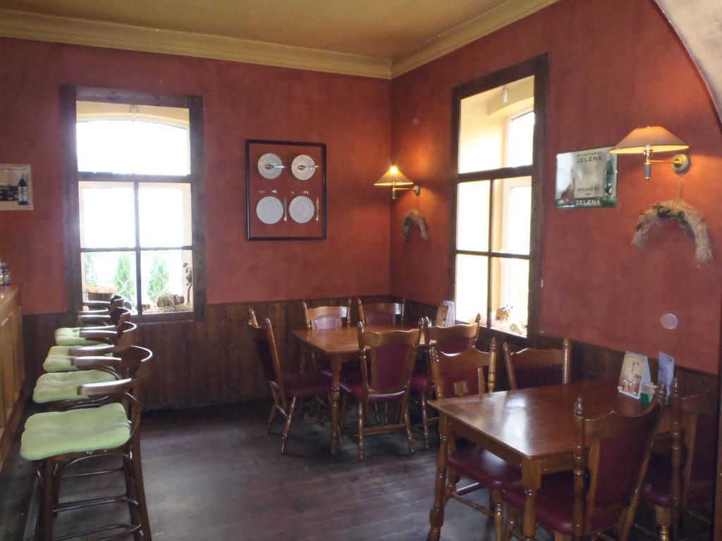 Pension A Restaurace Kulna Chomutov Buitenkant foto